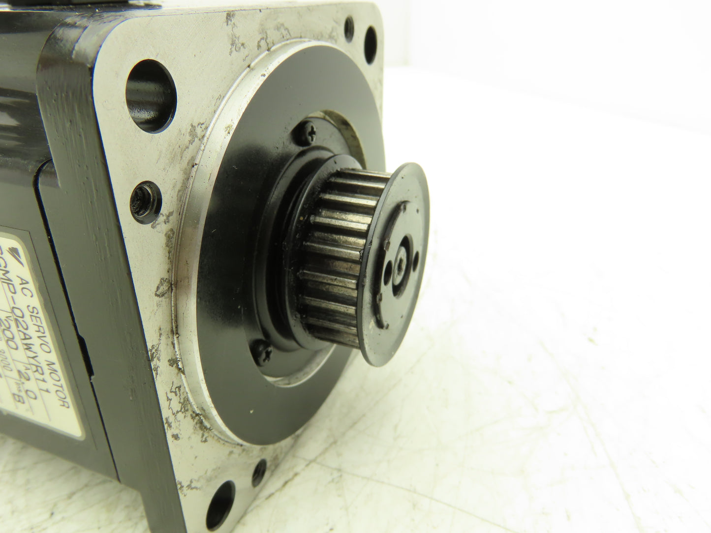 Yaskawa SGMP-02AWYR11 AC Servo Motor 0.2kW 200v 2.0A 3000rpm