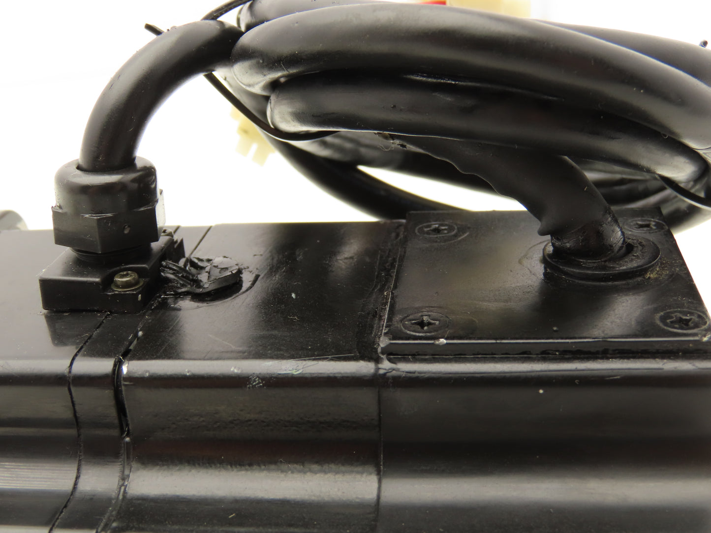 Yaskawa SGMP-02AWYR11 AC Servo Motor 0.2kW 200v 2.0A 3000rpm