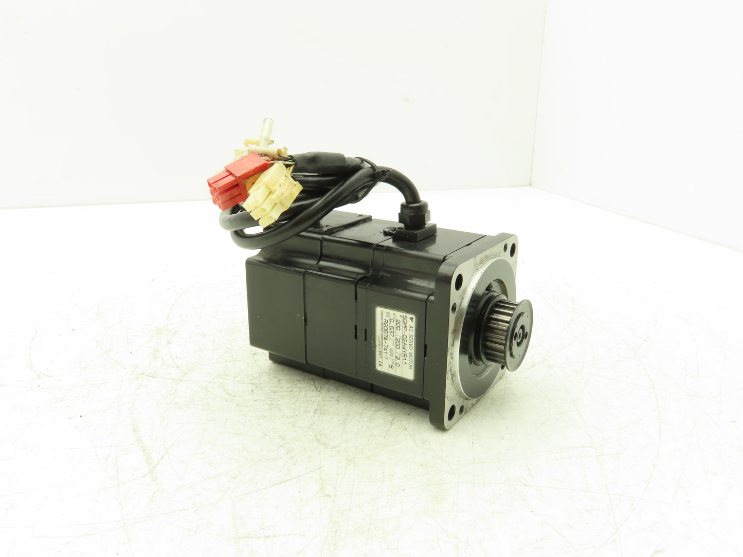 Yaskawa SGMP-02AWYR11 AC Servo Motor 0.2kW 200v 2.0A 3000rpm