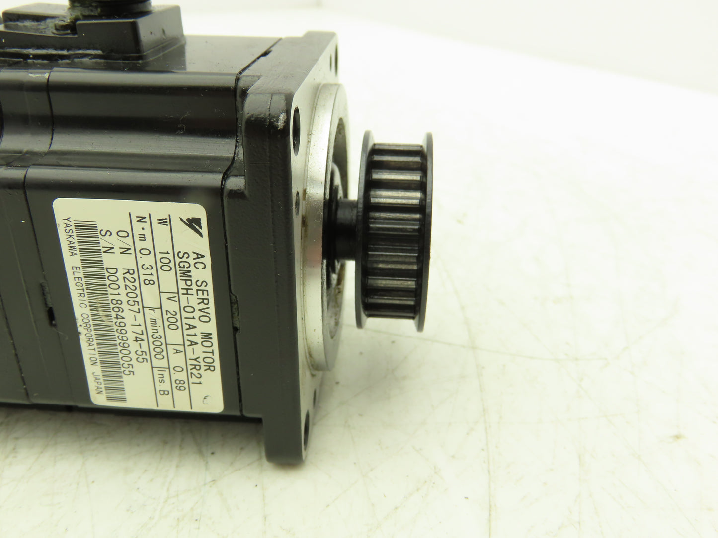 Yaskawa SGMPH-01A1A-YR21 AC Servo Motor 0.1kW 200v 0.89A 3000rpm