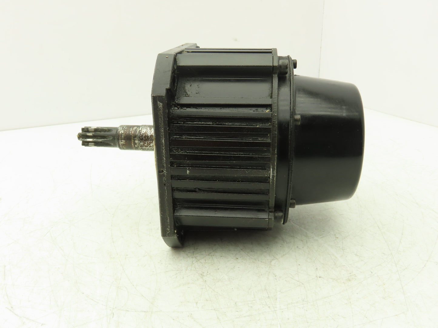 Yaskawa UTSAE-B17BB AC Servo Motor 0.55kW 2000rpm 200v with 2-3/4" Shaft