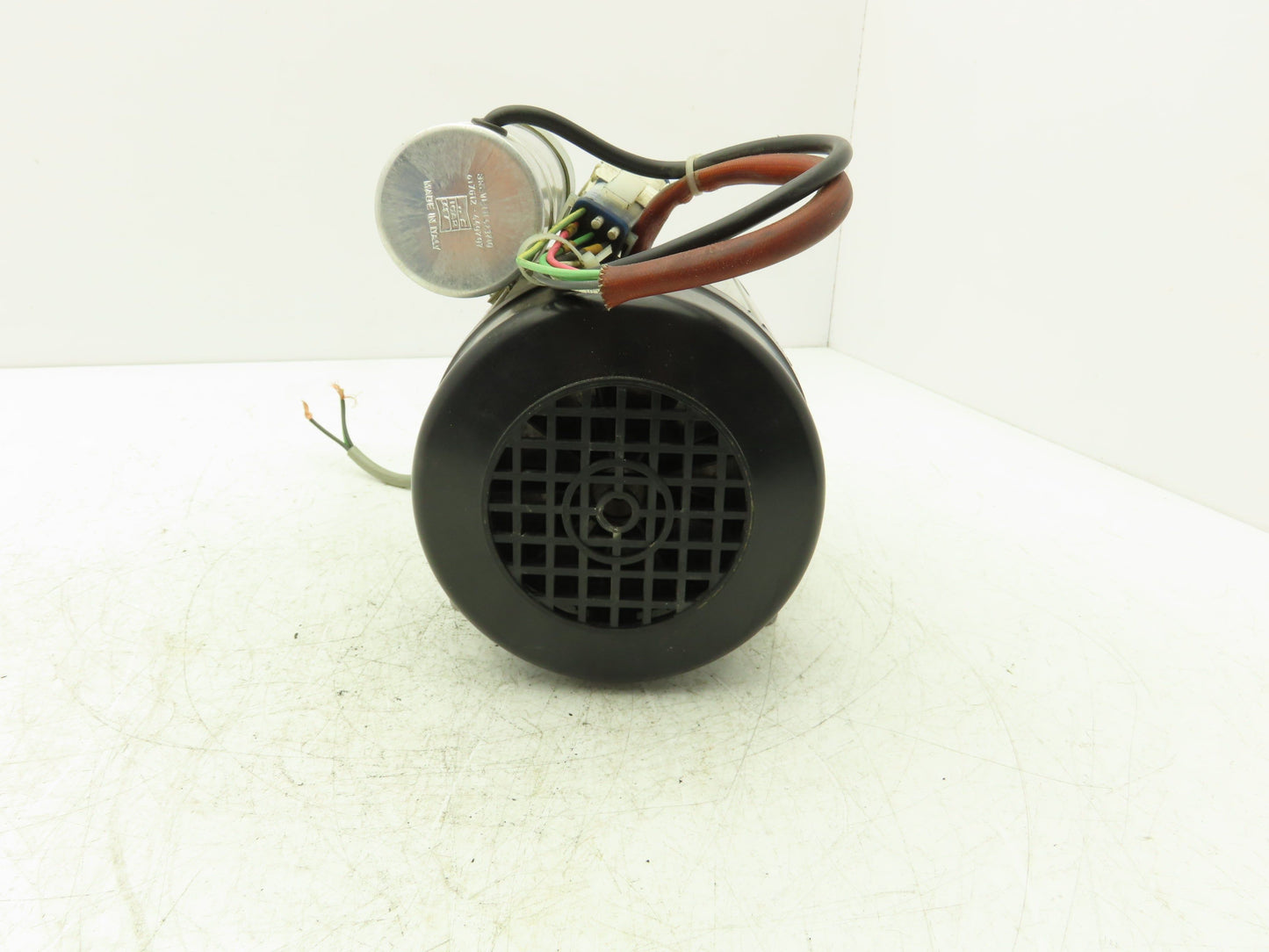 Elektromoterenwerk ECS 71K 4-240 AC Motor .3kW 1650rpm 110v 1ph 71Frame IP54