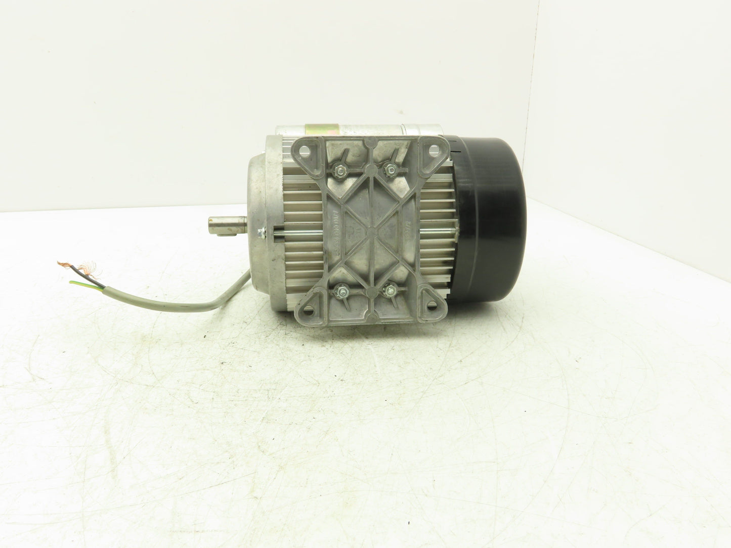 Elektromoterenwerk ECS 71K 4-240 AC Motor .3kW 1650rpm 110v 1ph 71Frame IP54
