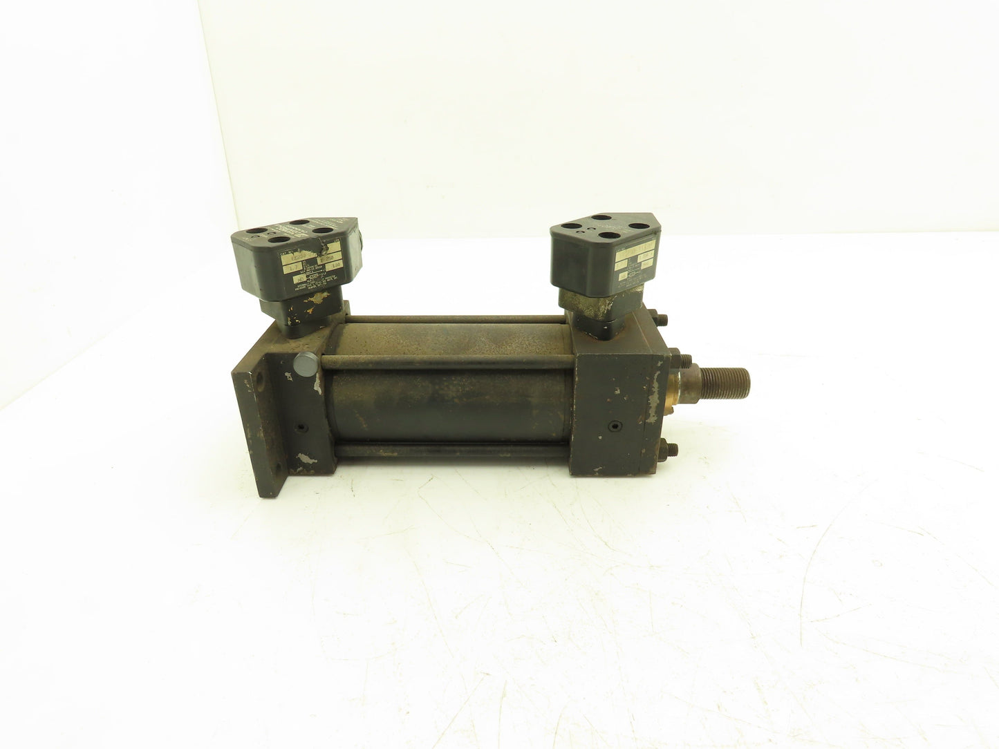 Parker CH2AUS34C Air Cylinder 2.5" Bore 4" Stroke 3/4"-16 End 250psi