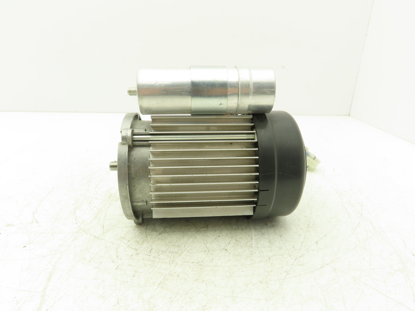 Elektromoterenwerk ECS 56G 4-218 AC Motor 0.1kW 1630rpm 110v 1ph 56 Frame IP54