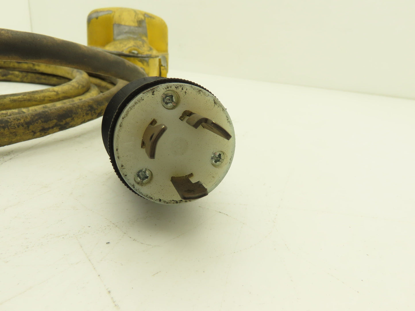 Square D 9002-AW2 Foot Switch Pedal Safety Guard Yellow 600V 13' Cord *READ