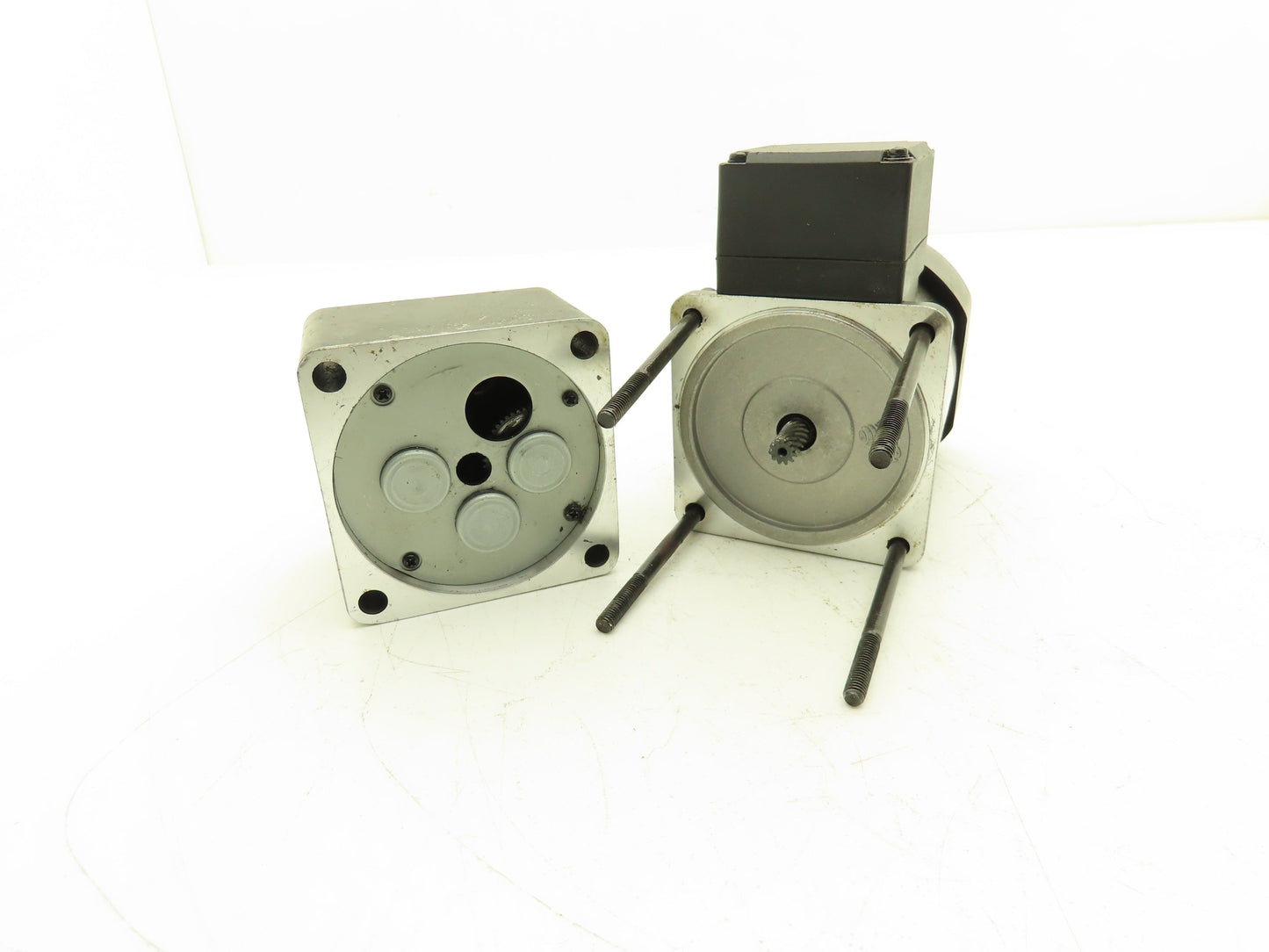 Sesame 5RK60GN-AFTs Reversible Gear Motor 25:1 Gearhead 64 RPM 110V 1PH 5GN25K