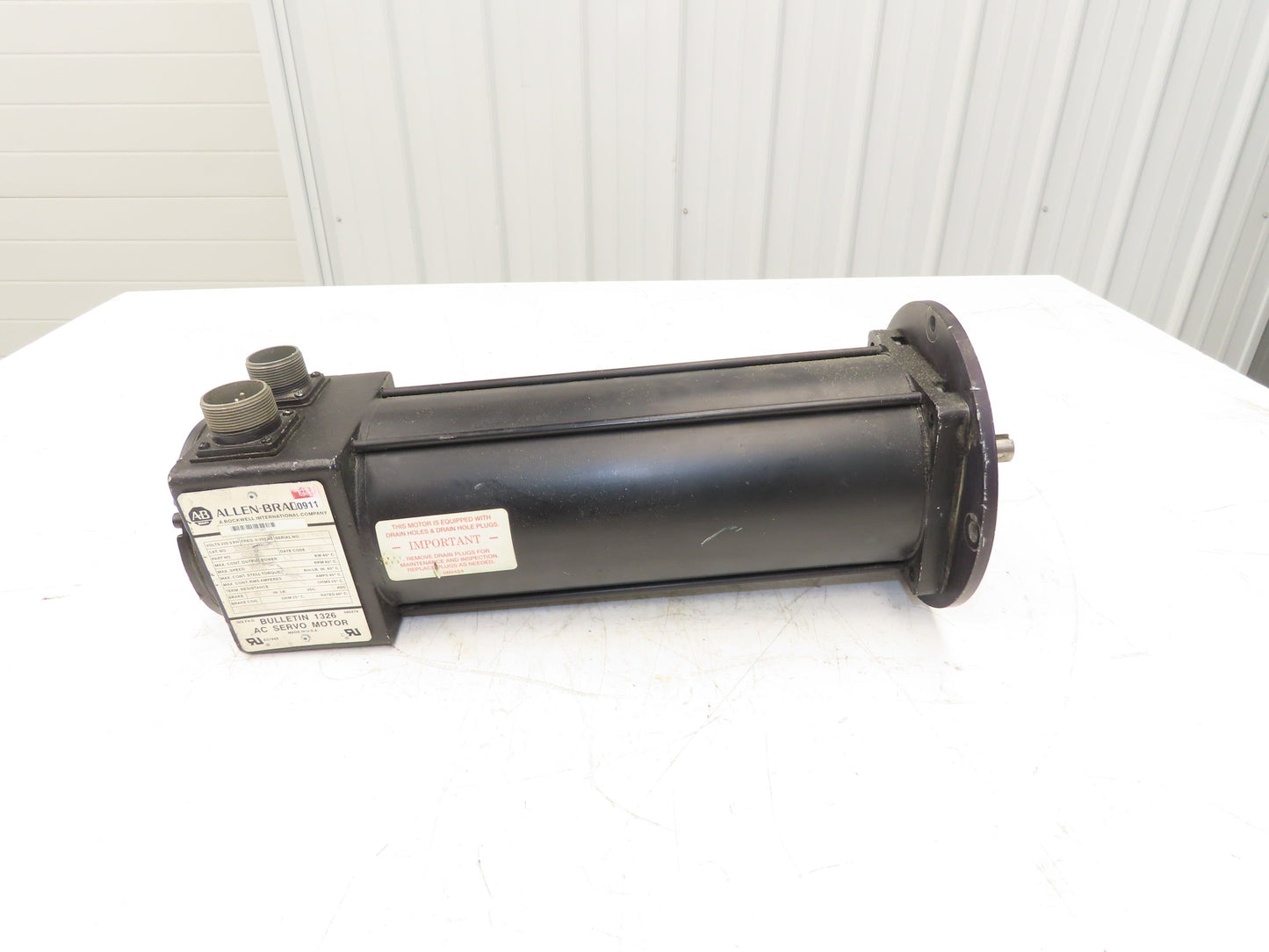 Allen Bradley 1326AB-A3E-11 AC Servo Motor 1.2Kw 3000rpm 480/360v 3ph
