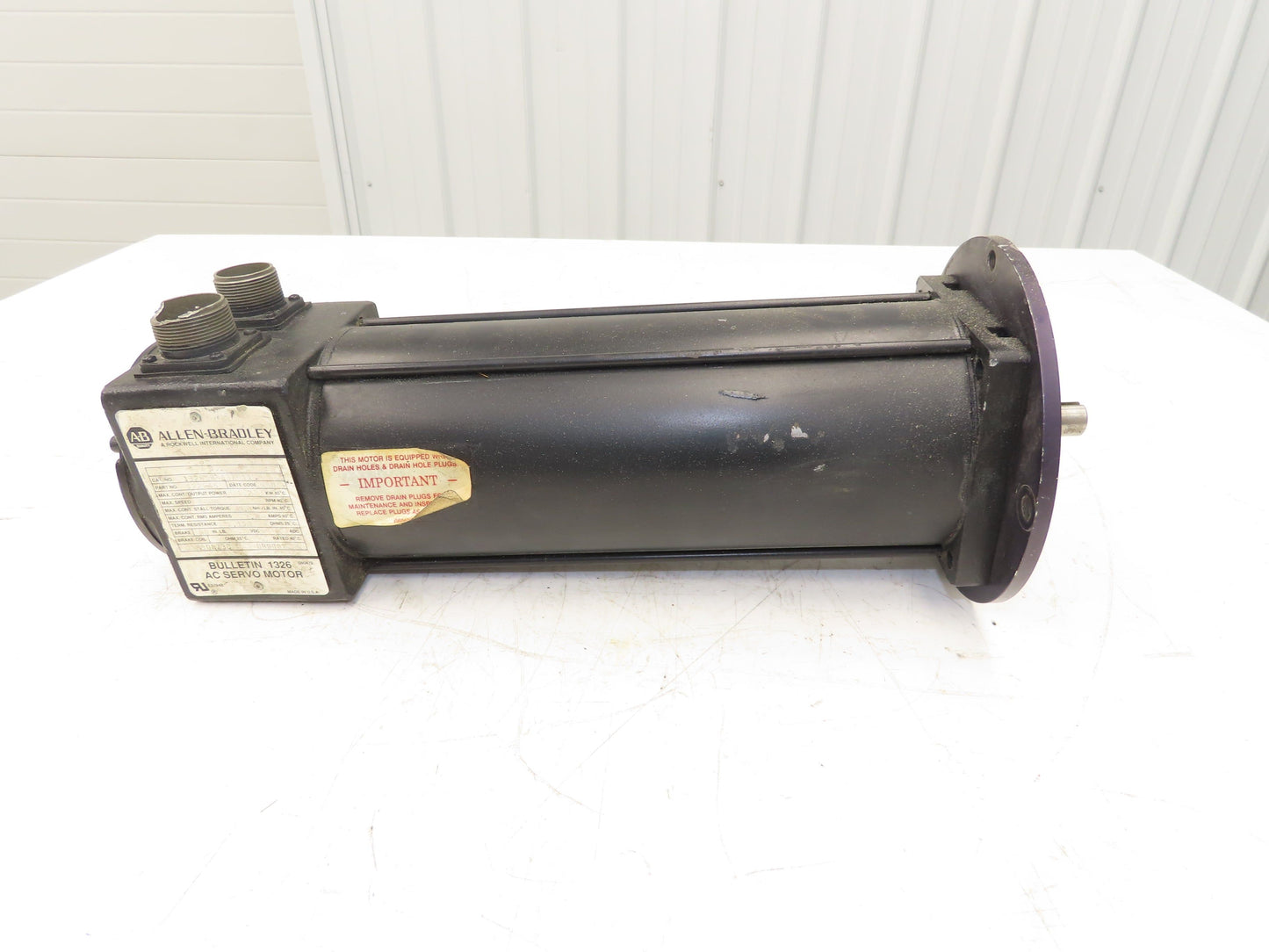 Allen Bradley 1326AB-A3E-11 AC Servo Motor 1.2Kw 3000rpm 480/360v 3ph