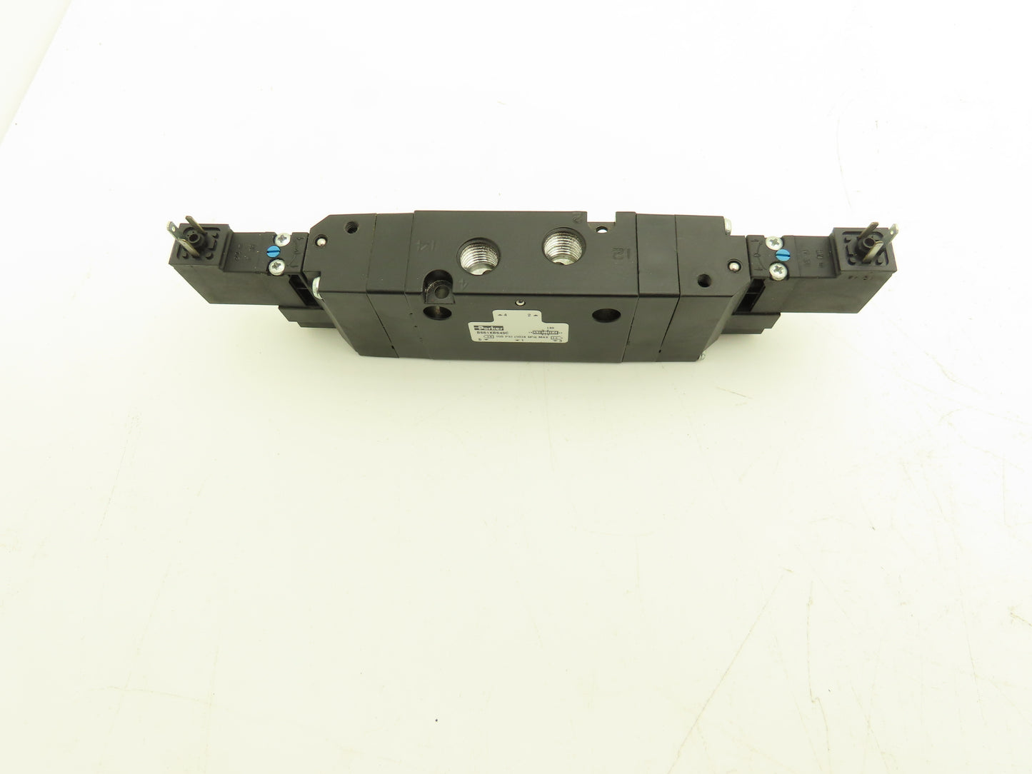 Parker B551KB549C Pneumatic Air Dual Solenoid Valve 24VDC 150PSI 1/4" NPT 5 Way