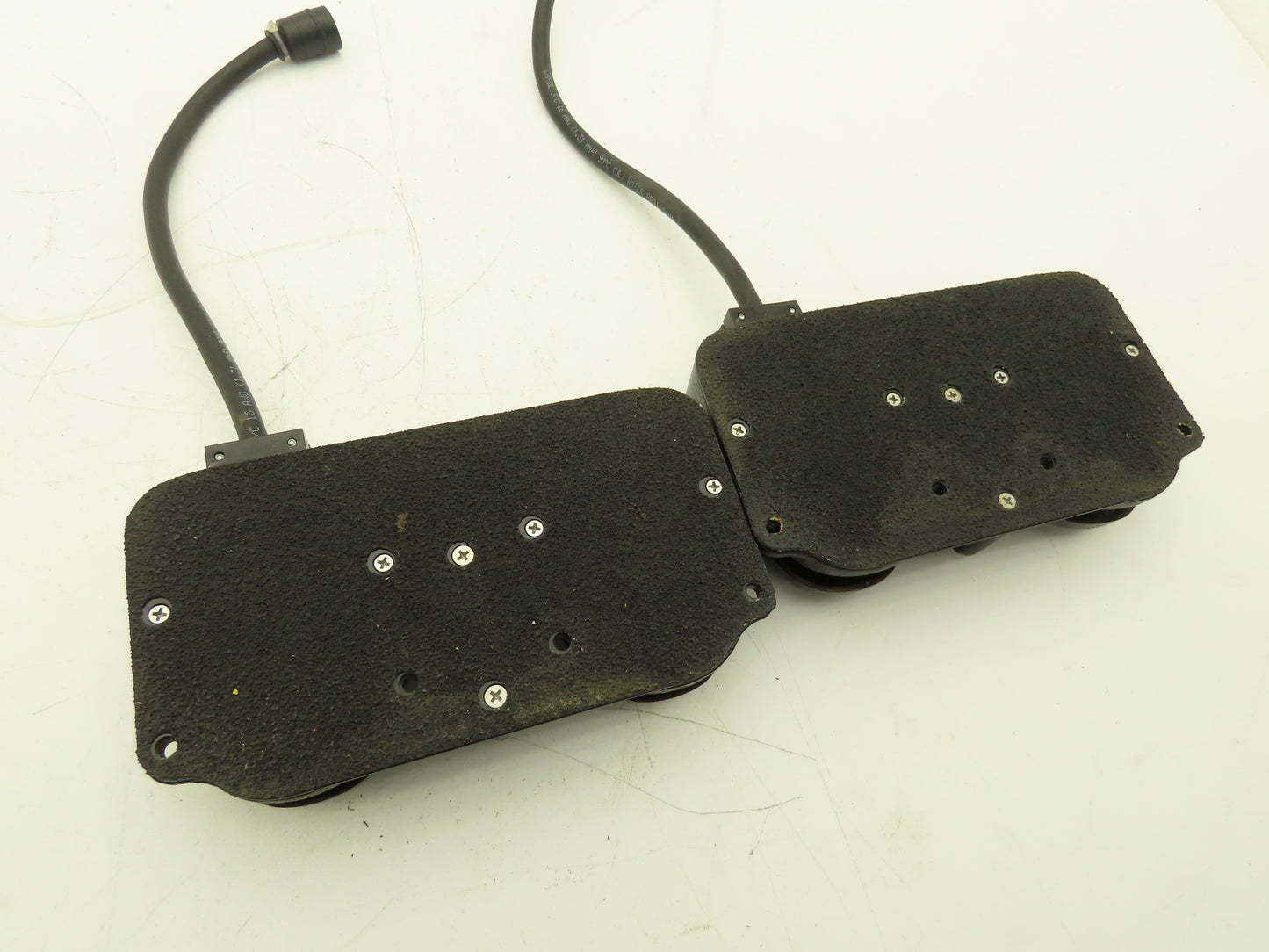 Clipper TWIN 632-S Dual Foot Switch 2-Pedal 125-250VAC 4-Pin Plug  Lot of 2