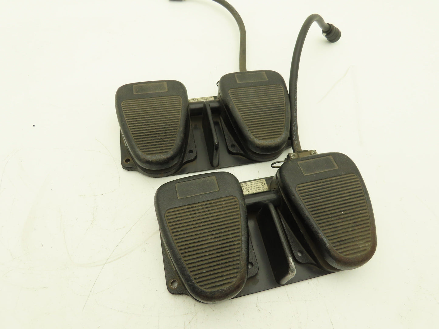 Clipper TWIN 632-S Dual Foot Switch 2-Pedal 125-250VAC 4-Pin Plug  Lot of 2