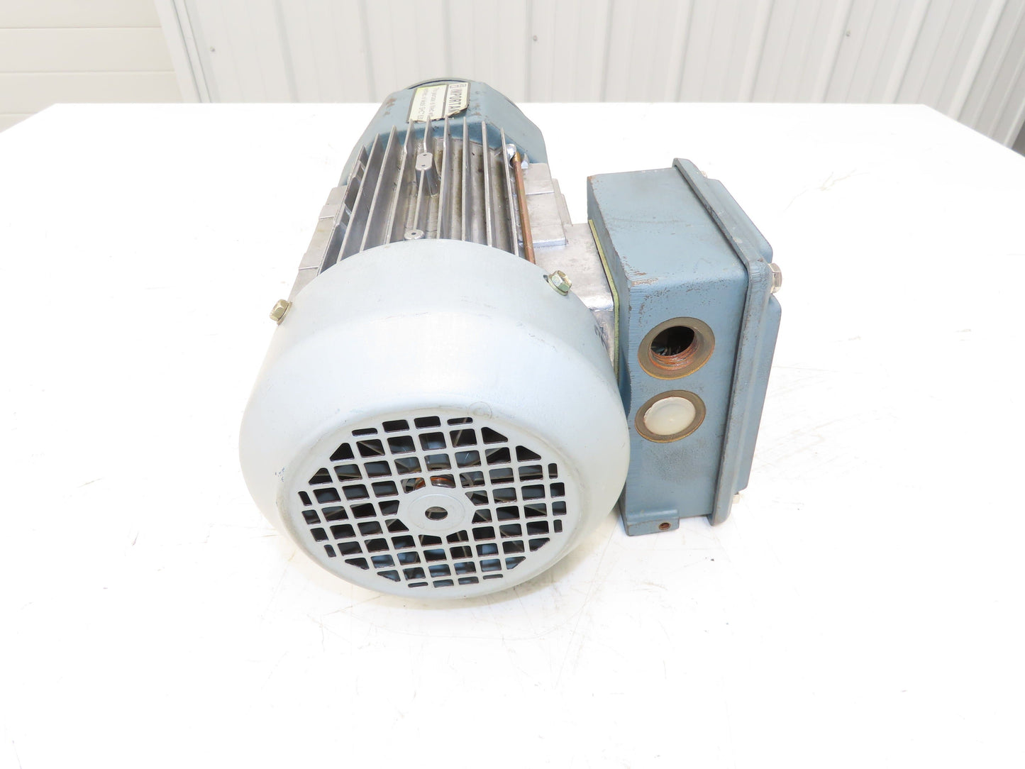 Sew-Eurodrive R32DT80N4 Inline Gearmotor 5.3:1 Reducer 322rpm 1Hp 230/460V 3PH