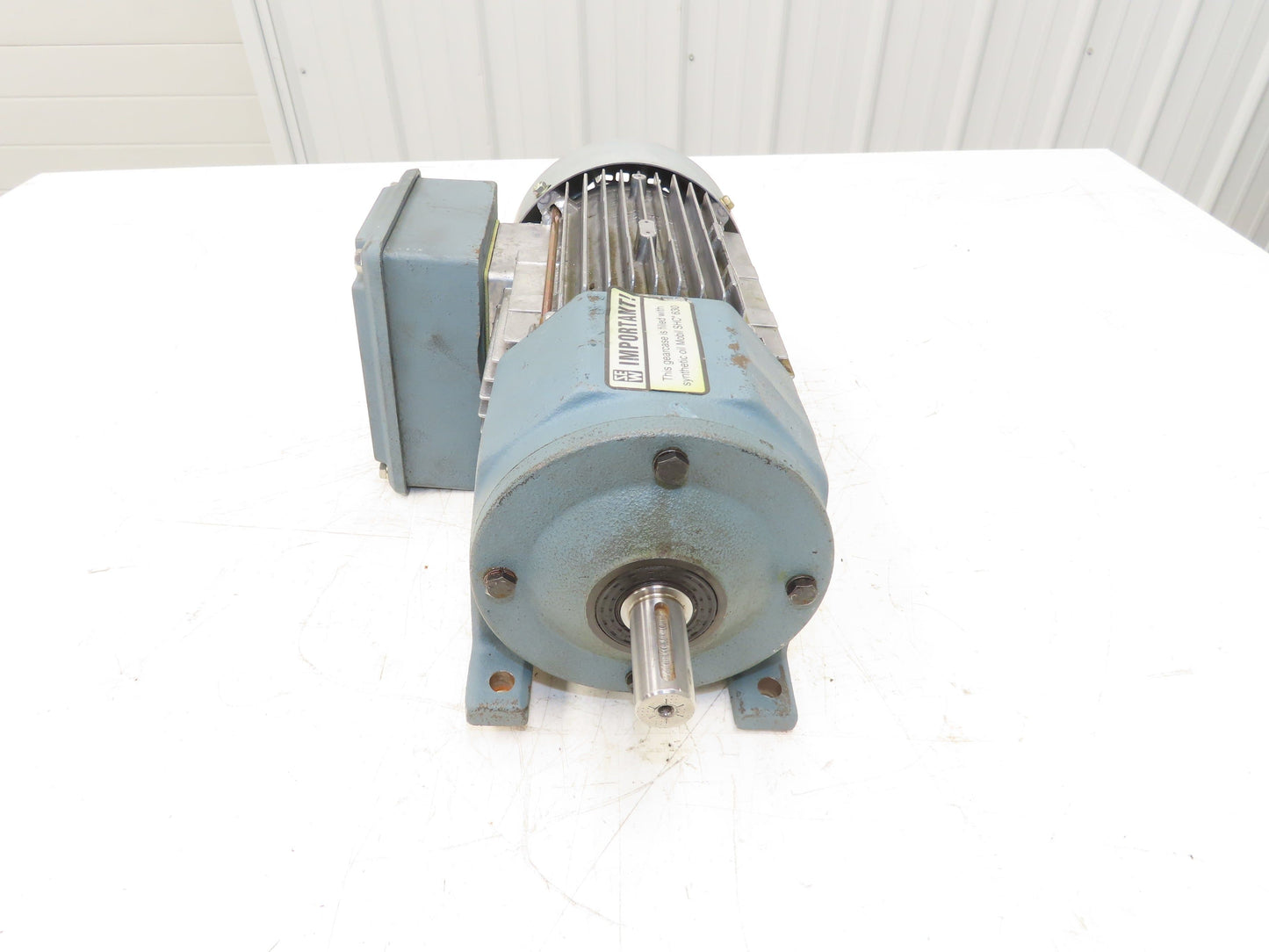 Sew-Eurodrive R32DT80N4 Inline Gearmotor 5.3:1 Reducer 322rpm 1Hp 230/460V 3PH