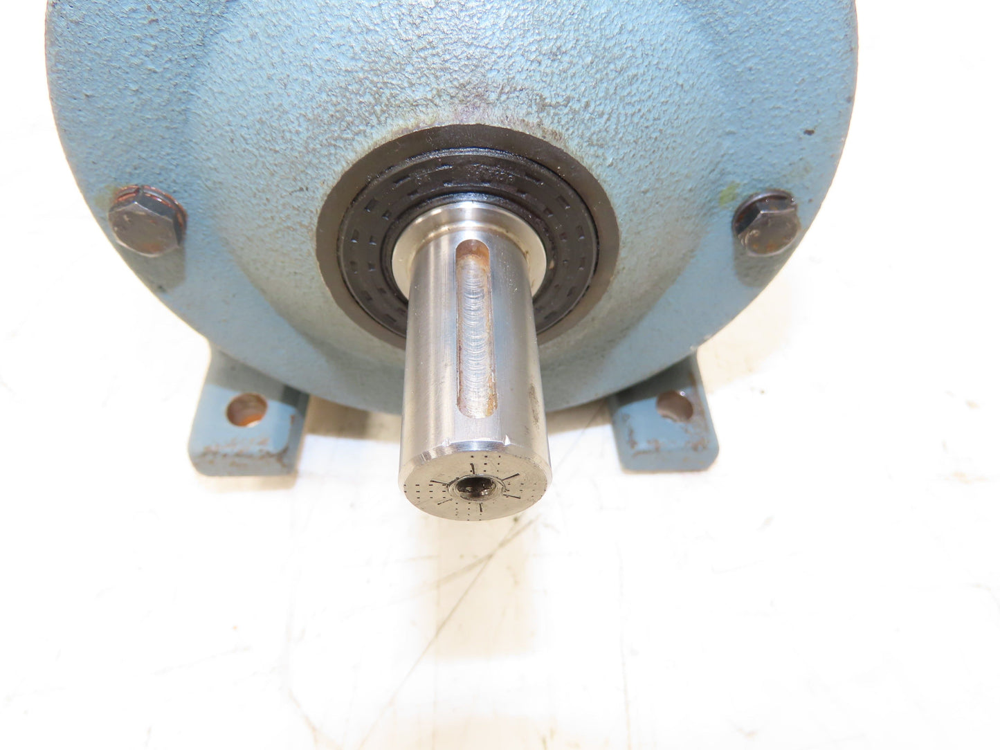 Sew-Eurodrive R32DT80N4 Inline Gearmotor 5.3:1 Reducer 322rpm 1Hp 230/460V 3PH