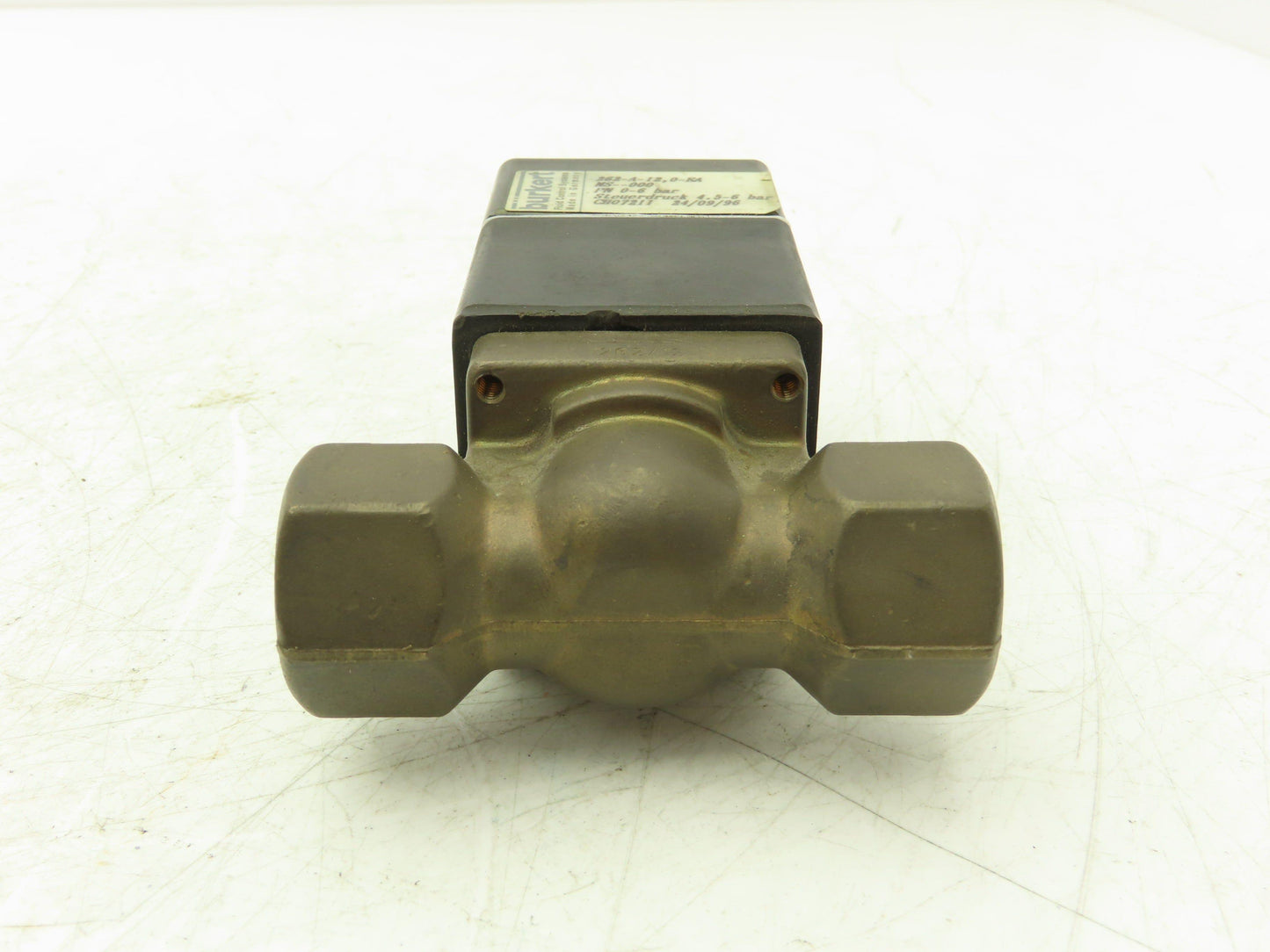 Burkert 262 Pneumatically Operated Valve 2 Position 2 port 0-87psi G 1/2