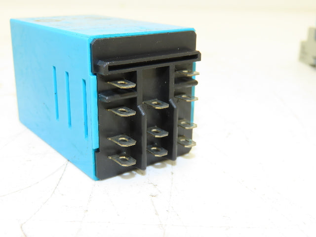 Idec RTE-B2AD24 Electronic Timer Relay Socket 24V 10A 240V 4 Adjustment Lot of 3