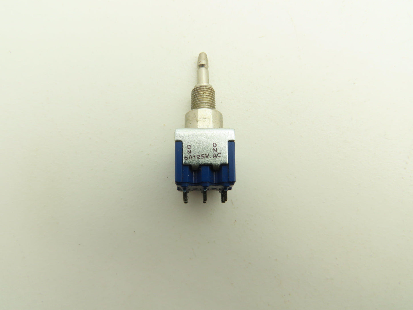 Fujisoku 8N2021 Push Selector Switch 5A 125VAC Lot of 17