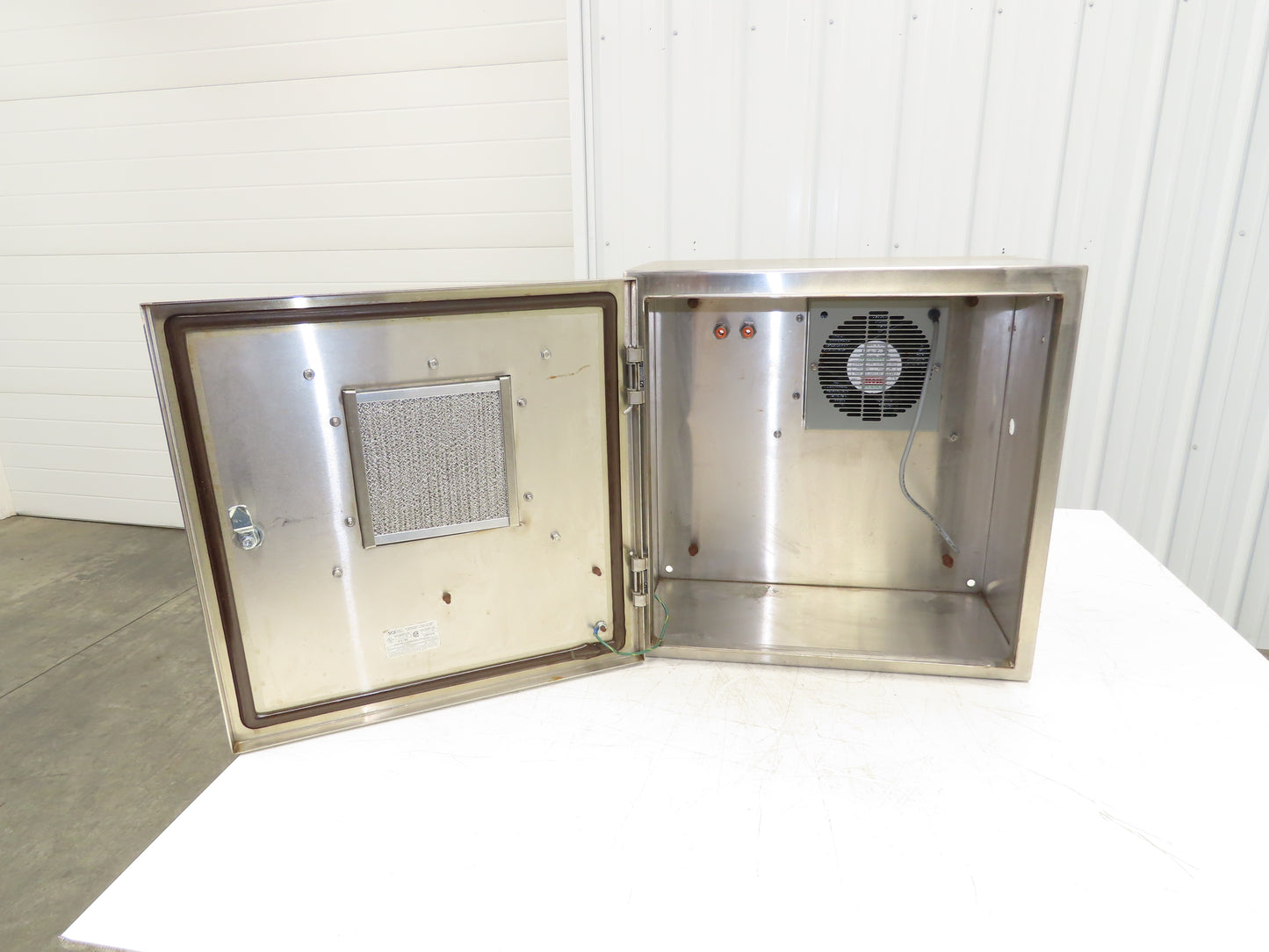 Saginaw Electrical Enclosure 20"x20"x10" Stainless Steel Wall Mount Fan Cooled