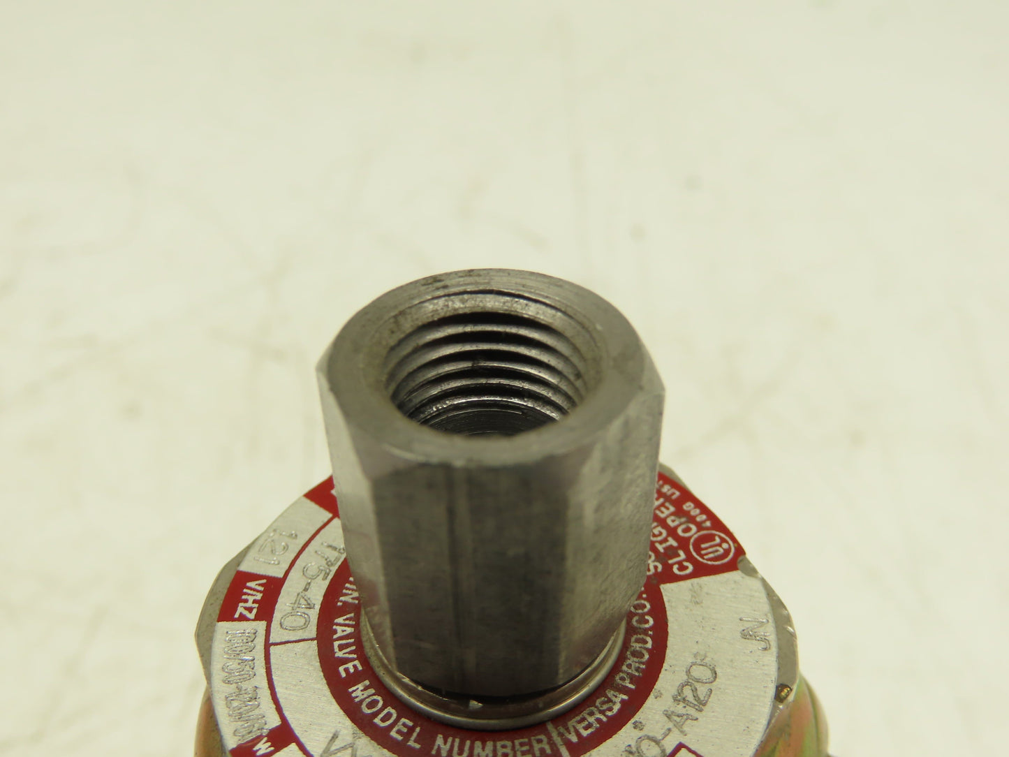 Versa VXX-4324-H-XX-3BC10 Pneumatic Solenoid Valve 4 Way 3 Position 1/2"NPT 120V