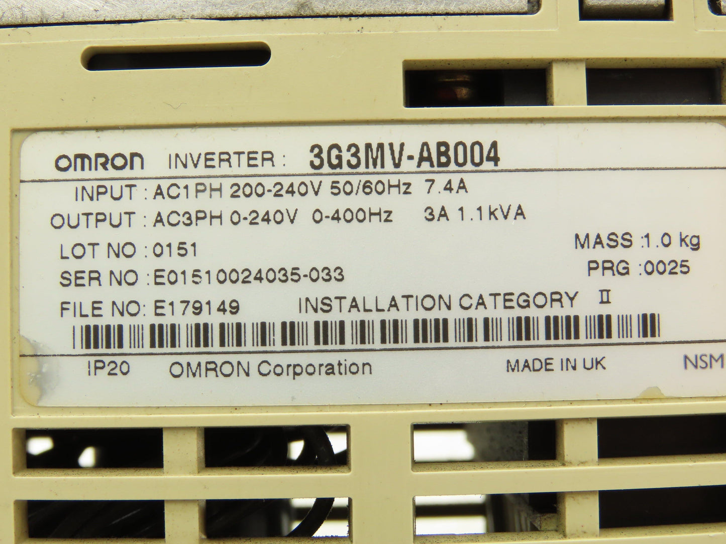 Omron 3G3MV-AB004 Sysdrive Inverter 0.55kW 200-240v 7.4A Input 0-240V 3A Output
