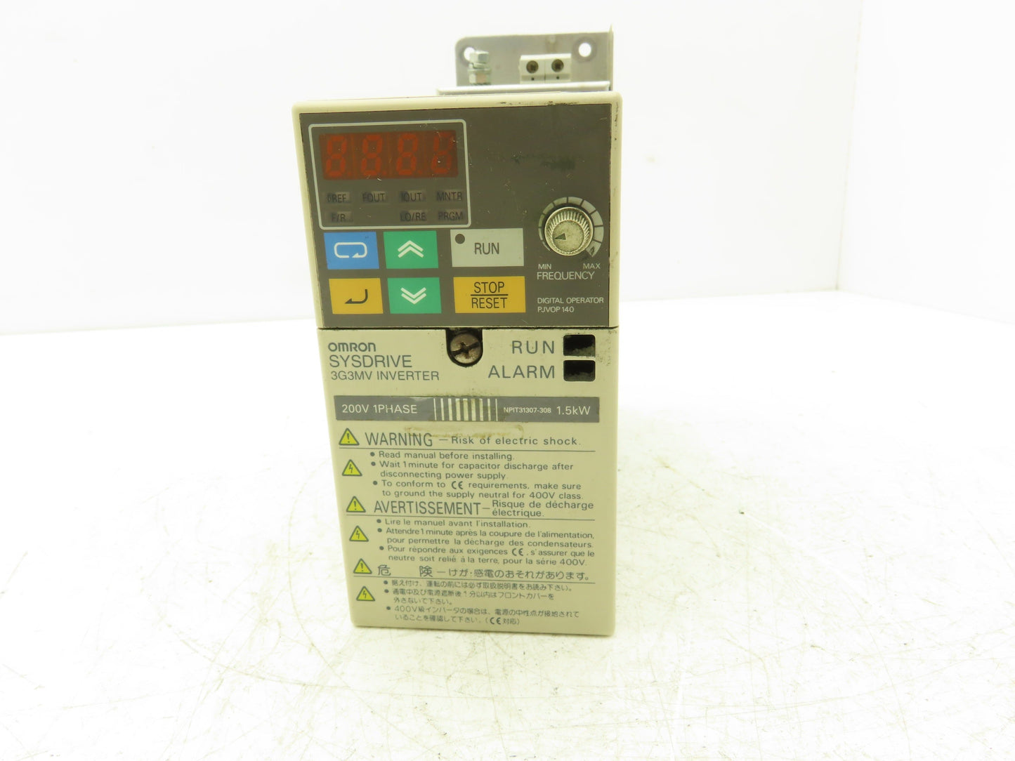 Omron 3G3MV-AB004 Sysdrive Inverter 0.55kW 200-240v 7.4A Input 0-240V 3A Output