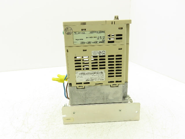 Omron 3G3MV-AB004 Sysdrive Inverter 0.55kW 200-240v 7.4A Input 0-240V 3A Output