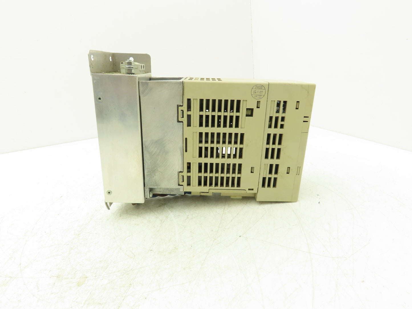 Omron 3G3MV-AB004 Sysdrive Inverter 0.55kW 200-240v 7.4A Input 0-240V 3A Output