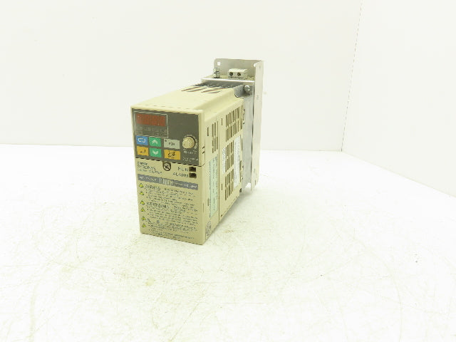 Omron 3G3MV-AB004 Sysdrive Inverter 0.55kW 200-240v 7.4A Input 0-240V 3A Output