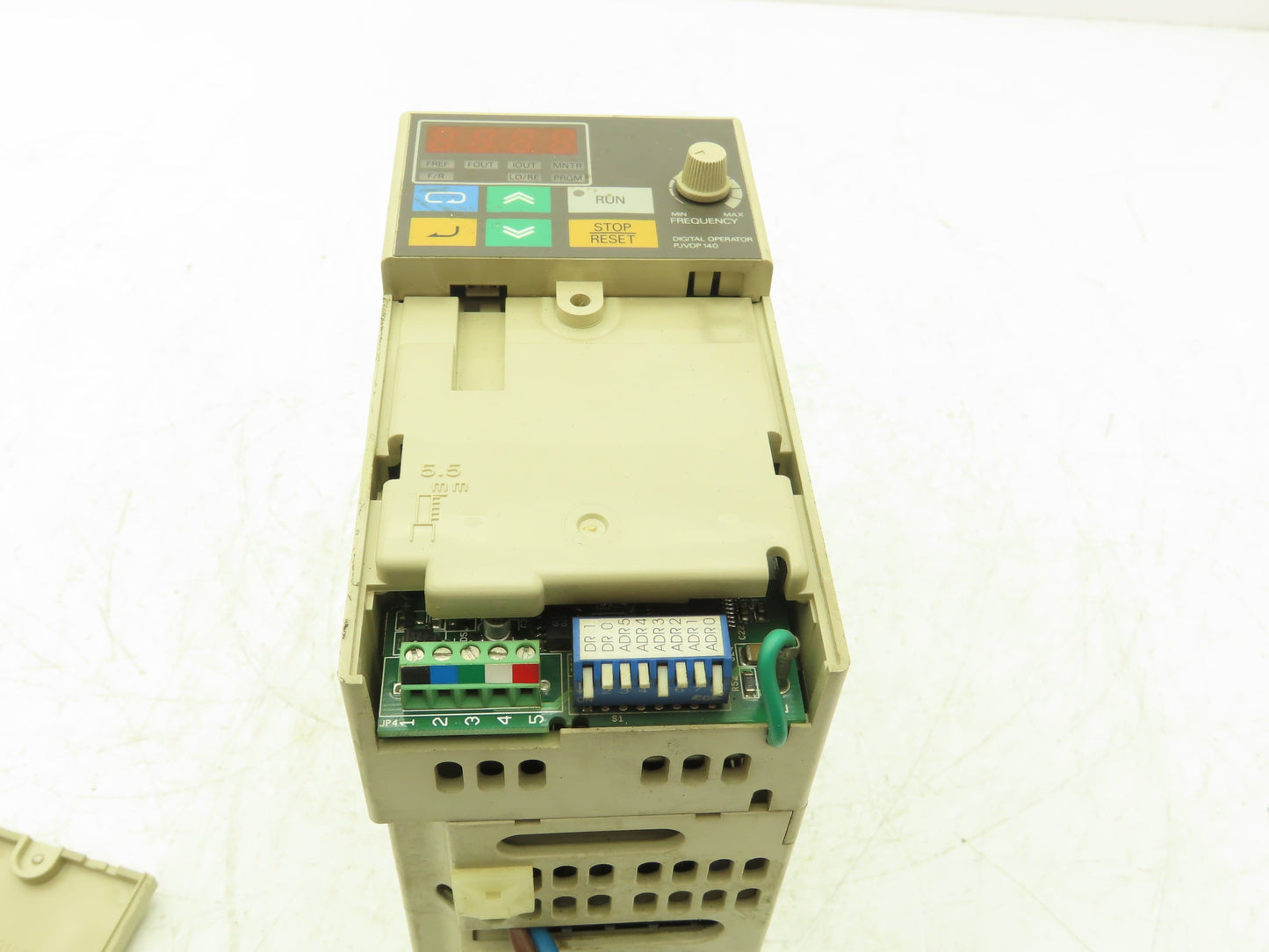Omron 3G3MV-AB004 Sysdrive Inverter 0.55kW 200-240v 7.4A Input 0-240V 3A Output