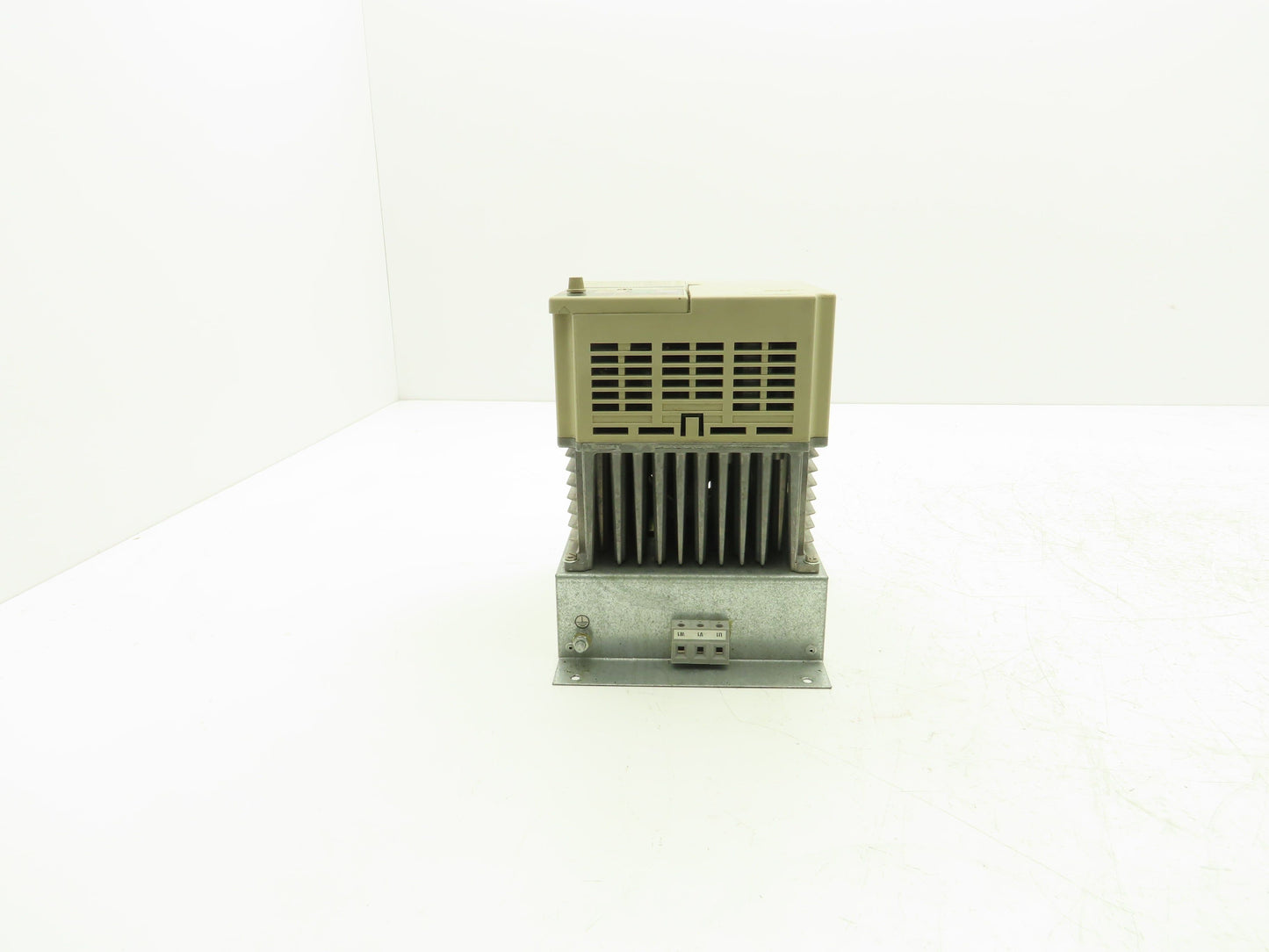 Omron 3G3MV-A4030 Sysdrive Inverter 3 kW 200-240v 10.6A Input 0-240V 7.2A Output