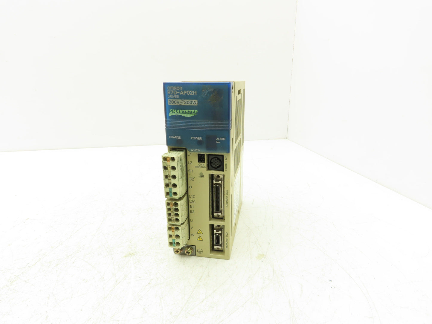 Omron R7D-AP02H Smartstep Driver 0.2kW 200-230v 3.4A 1ph In 0-230V 2A 3ph Out