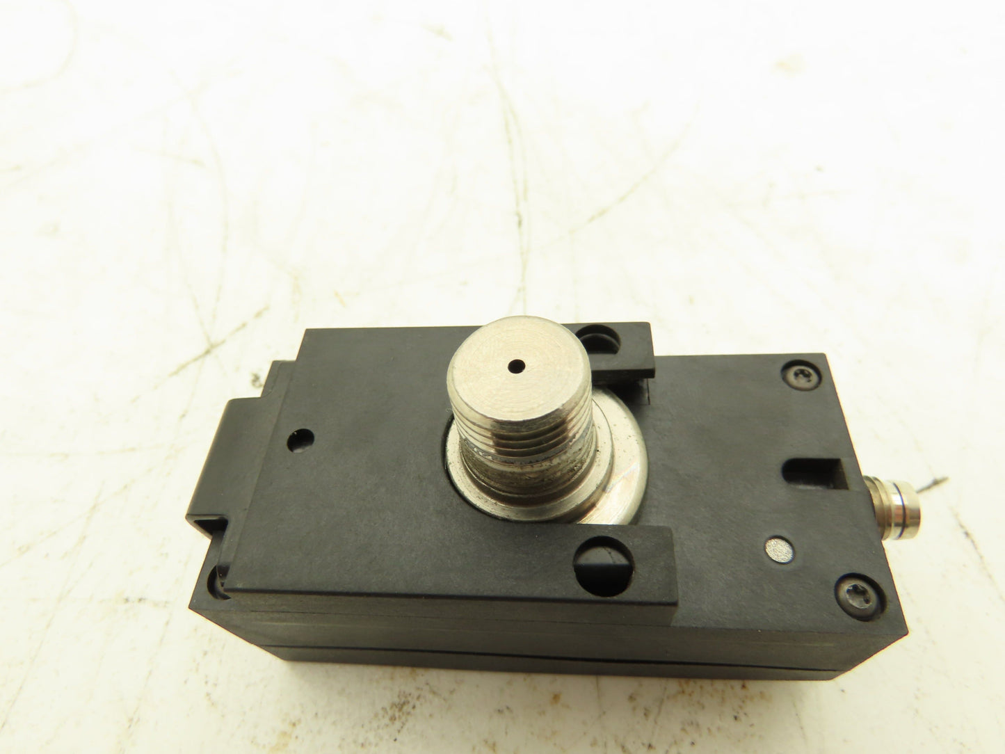 Festo SDE1-D10-G2-R14-L-P2-M8 Digital Air Pressure Sensor 529968