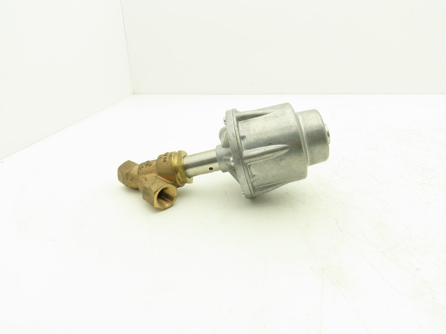 GEMU 514 15D31 9 52 1 Pneumatically Operated Angular Seat Globe Valve 1/2"NPT NO