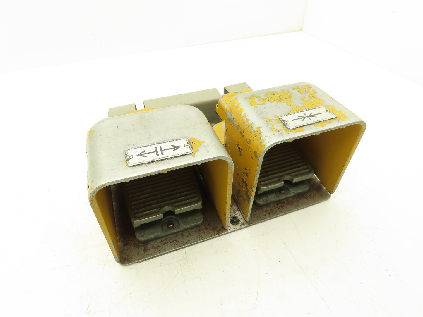 Ojiden OFL-TY1-SM2.KS Safety Guard Machine Foot Switch Double Pedal 10A 250V