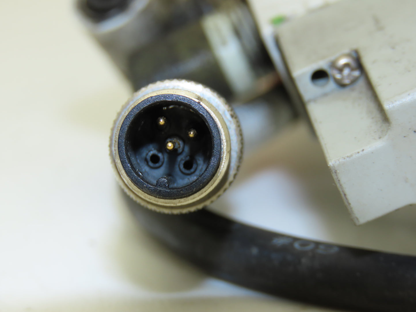 SMC SY5220-5D-N7T-F2 Pneumatically Actuated Dual Solenoid Valve 0.7MPa Lot of 3