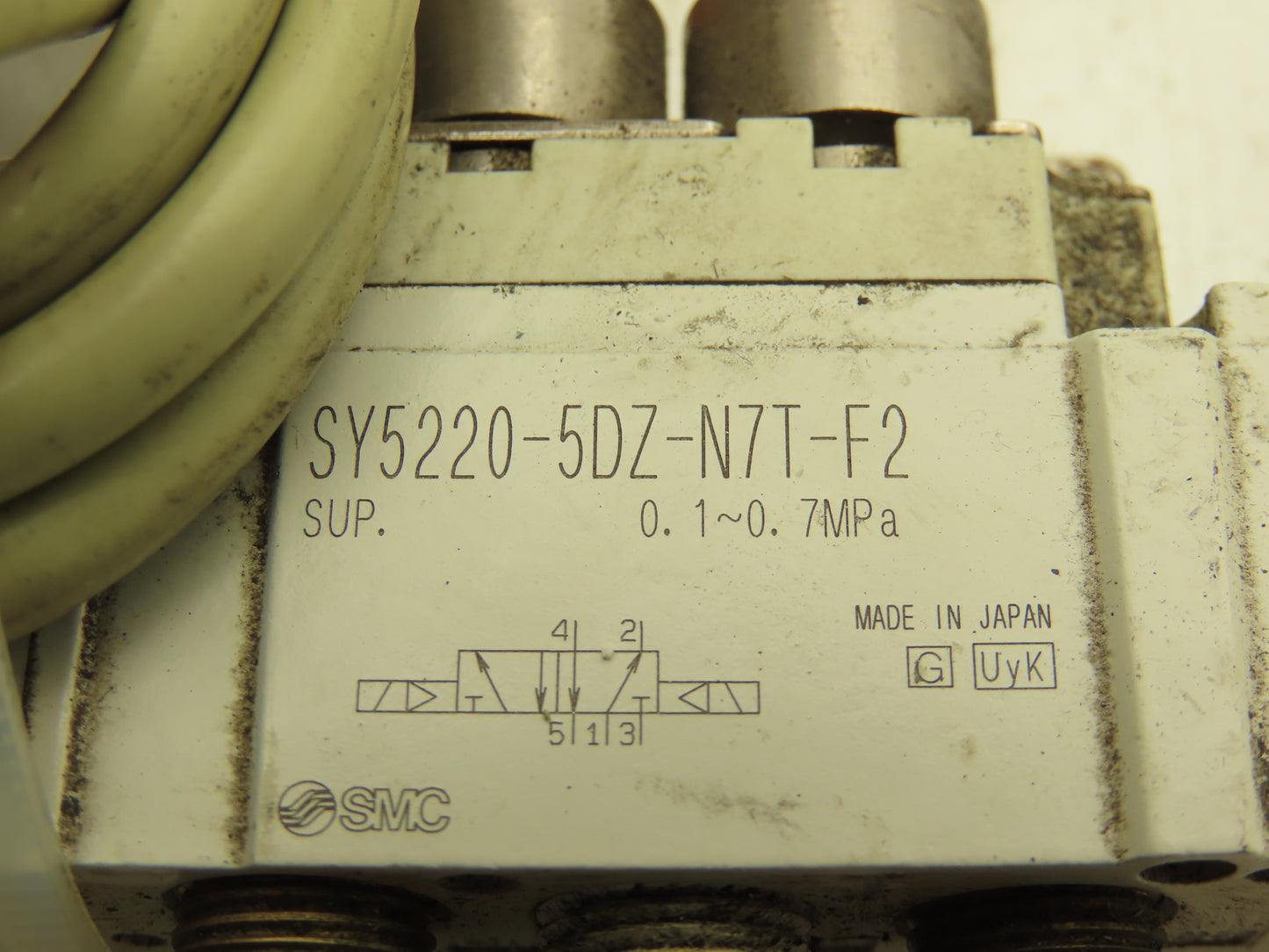 SMC SY5220-5D-N7T-F2 Pneumatically Actuated Dual Solenoid Valve 0.7MPa Lot of 3