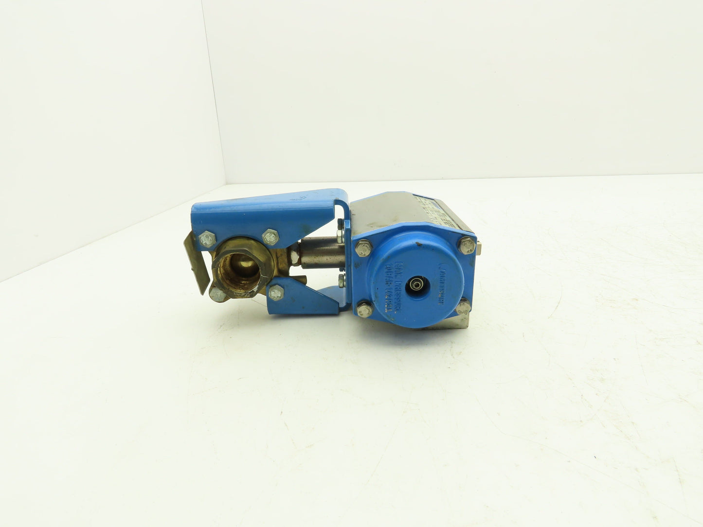 Jamesbury VPVL10SR6AF0514 Pneumatic Actuator 1/4 Turn 80psi 8ft-lb 1" Ball Valve