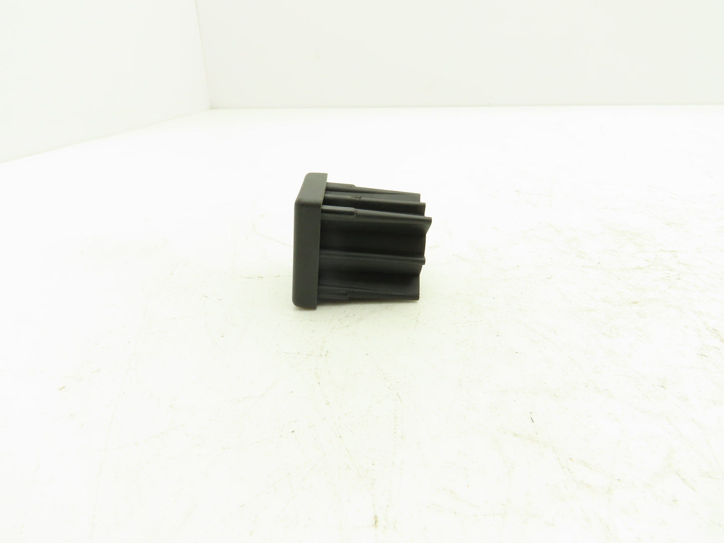 Valu Guide System Plast VG-553-B12 Threaded Tube End 1.5" Sq  Lot of 7