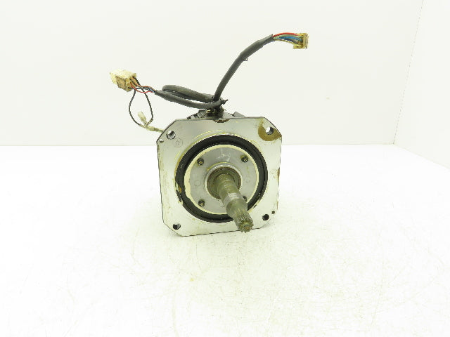 Yaskawa UTSAE-B17BB AC Servo Motor 0.55kW 2000rpm 200v with 3-3/4" Shaft