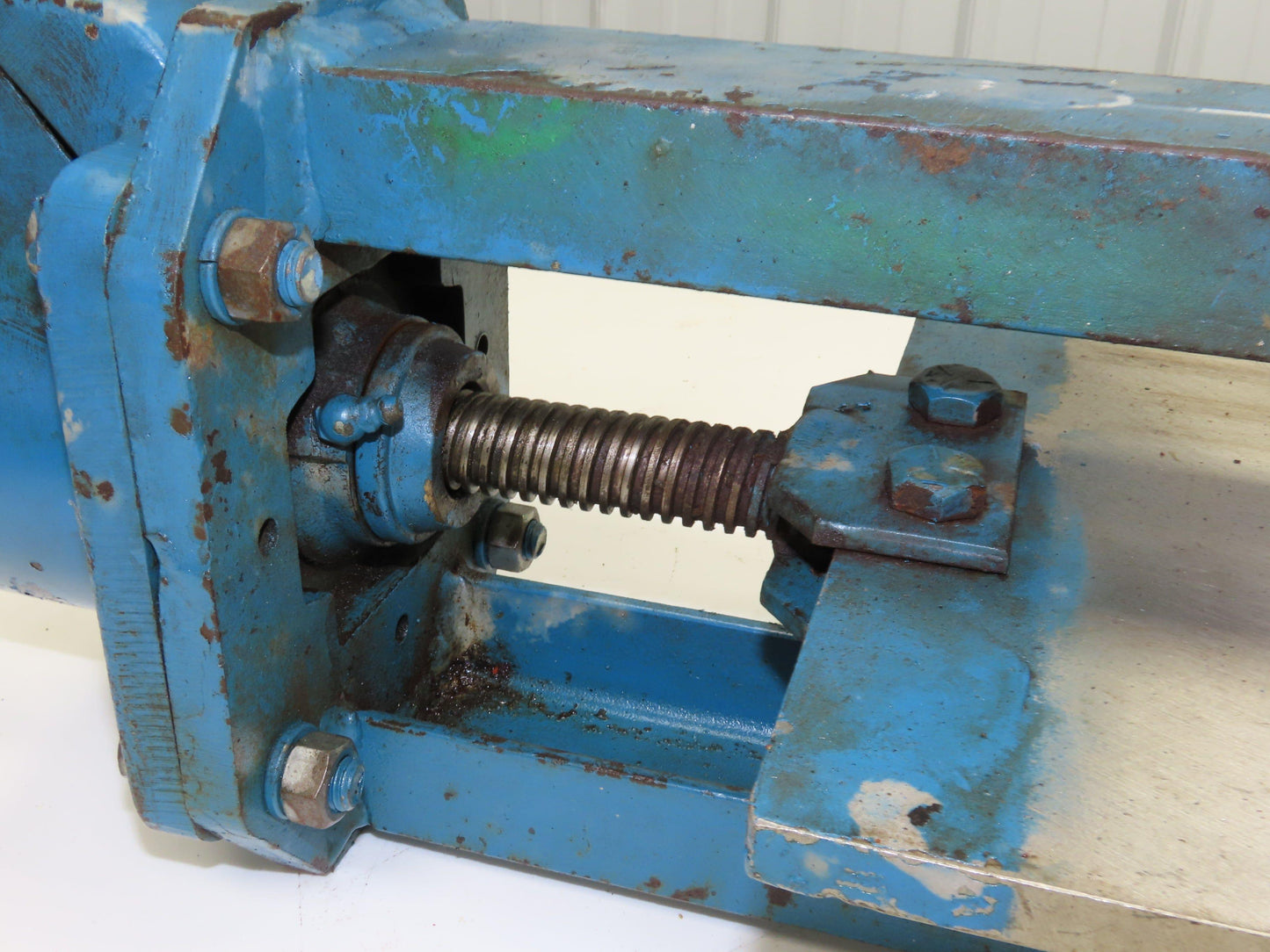 Dezurik 10" Knife Gate Valve 90 degree Crank Rising Stem **BAD SEAL**