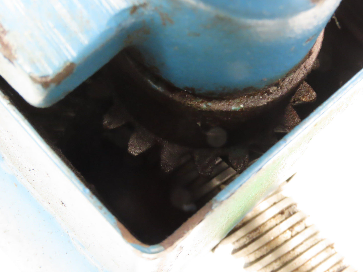 Dezurik 10" Knife Gate Valve 90 degree Crank Rising Stem **BAD SEAL**