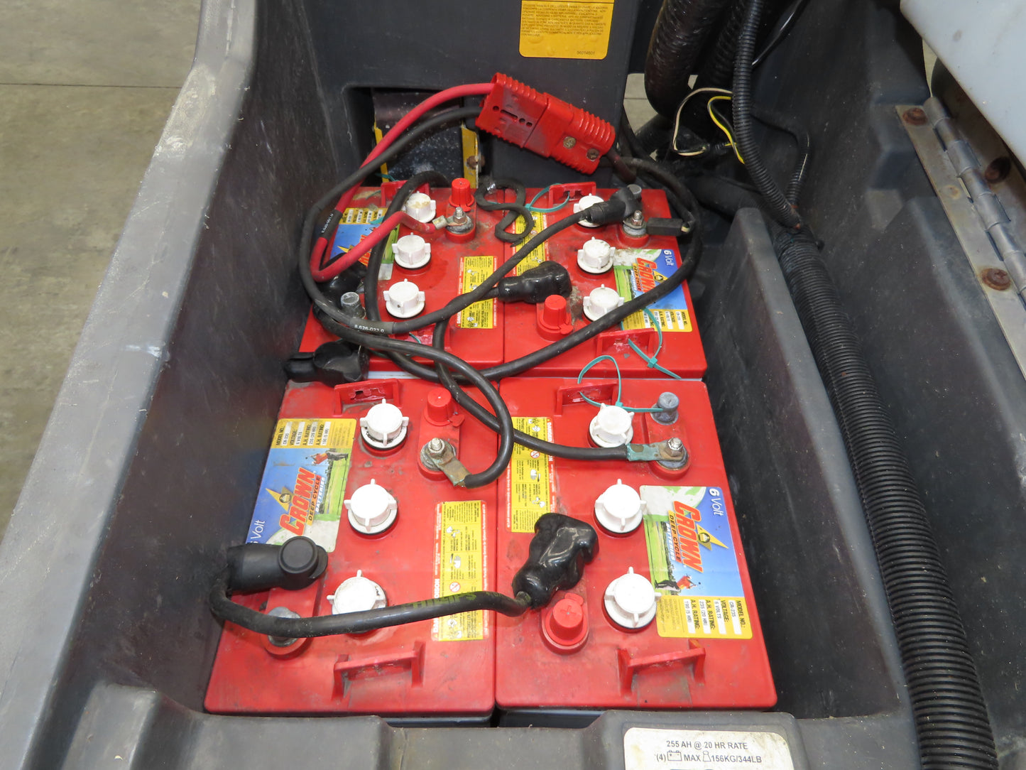 Advance Convertamatic X28D AXP Floor Scrubber 24V Battery Walk Behind 28" Tested