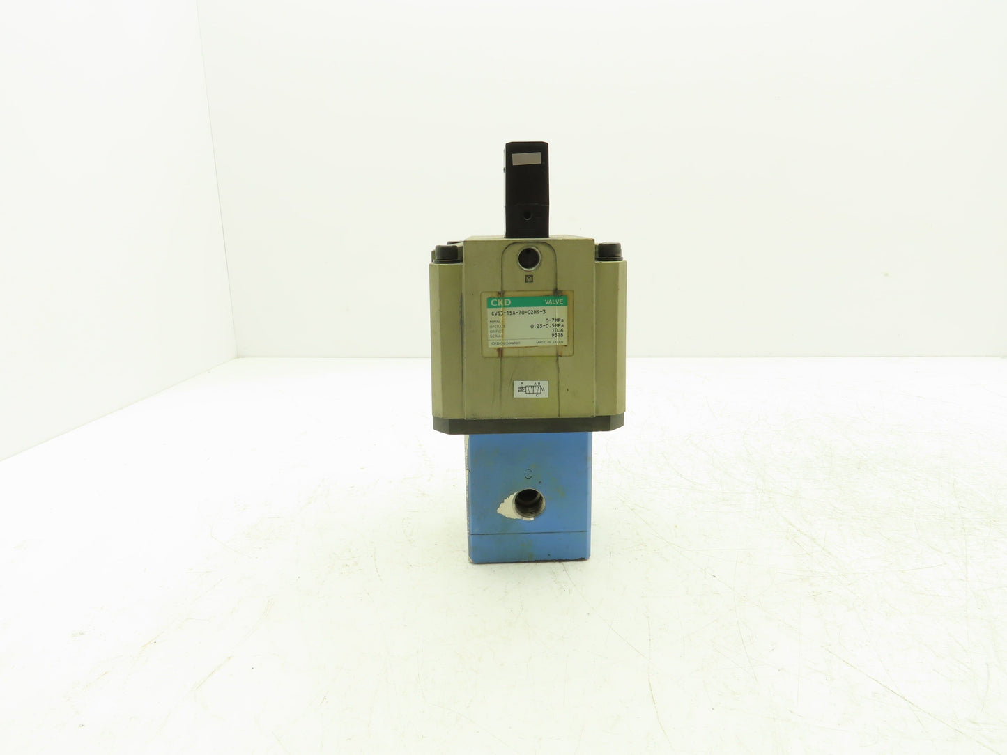 CKD CVS3-15A-70-02HS-3 High Pressure Air Operated 3-Way Valve