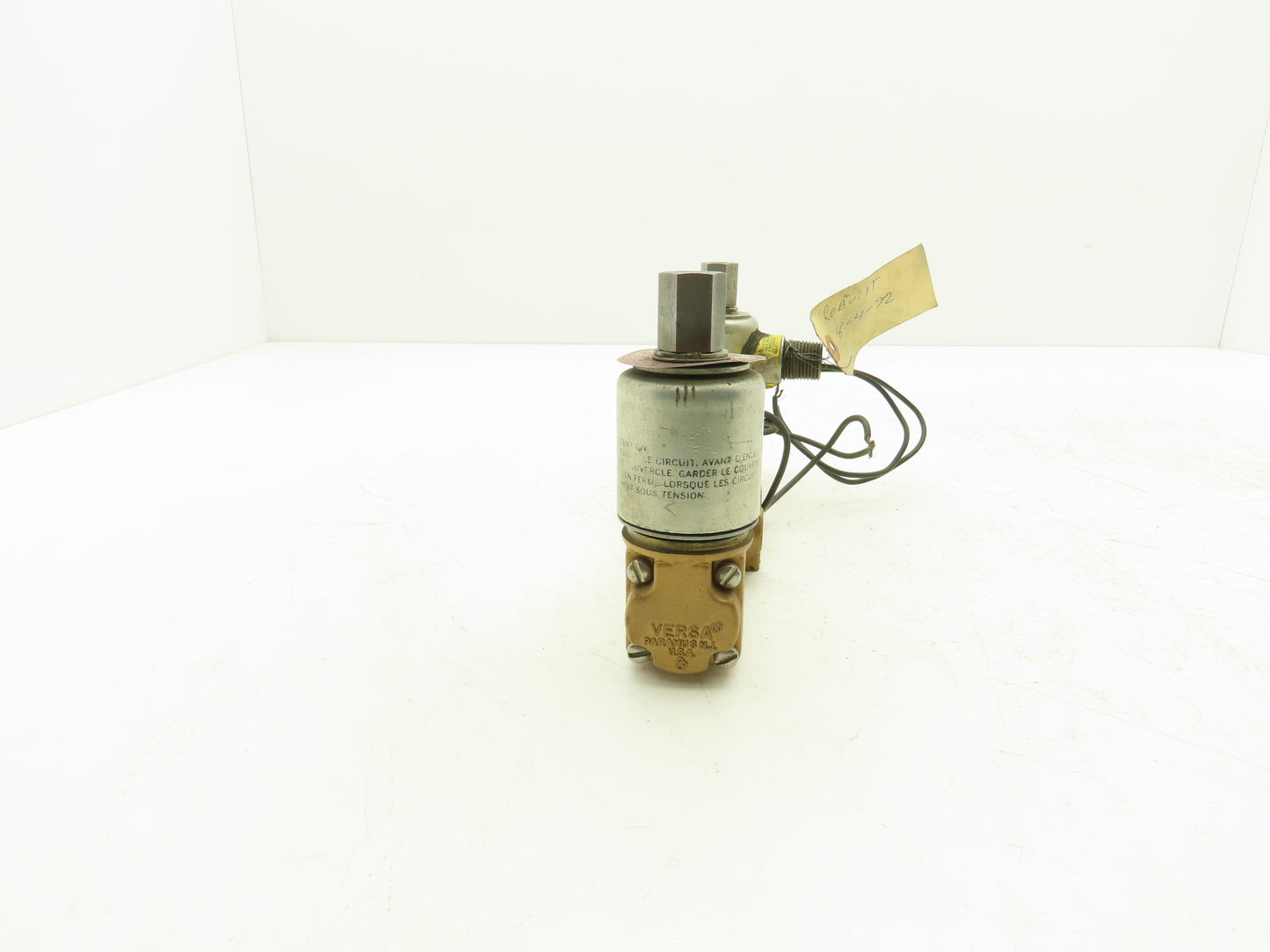 Versa VXX-4324-X-3 Pneumatic Directional Solenoid Valve 4-Way 3-Pos 1/4"npt 120V