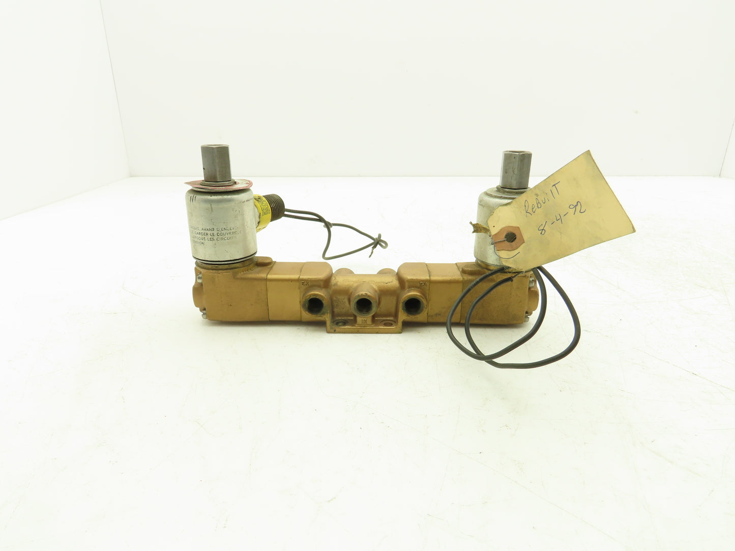 Versa VXX-4324-X-3 Pneumatic Directional Solenoid Valve 4-Way 3-Pos 1/4"npt 120V