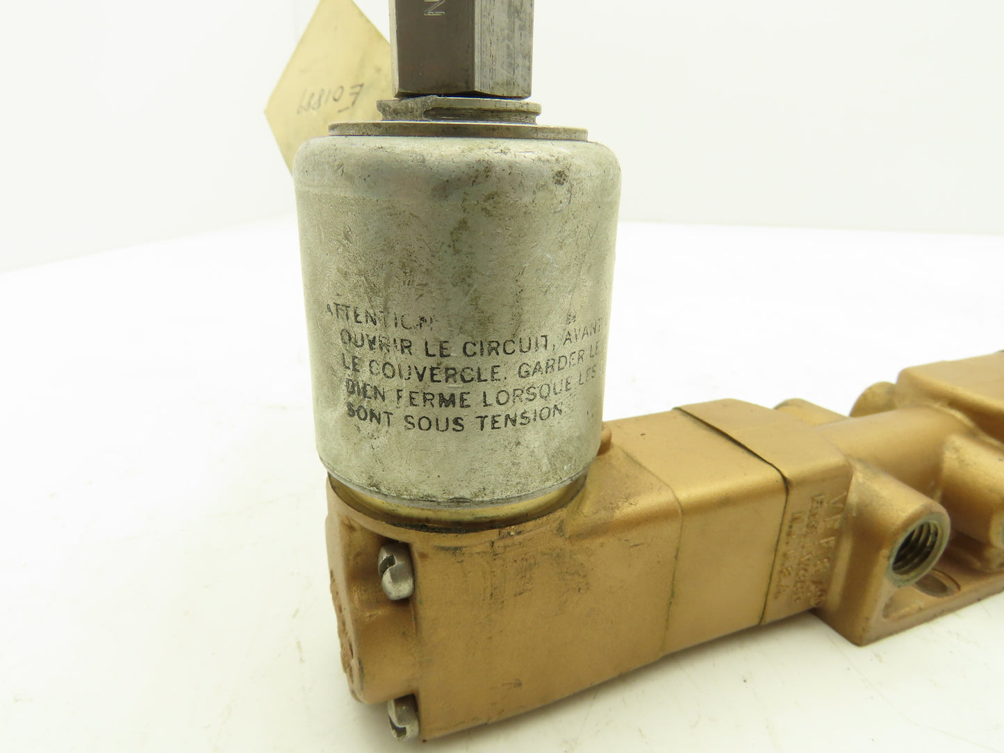 Versa VXX-4324-X-3 Pneumatic Directional Solenoid Valve 4-Way 3-Pos 1/4"npt 120V