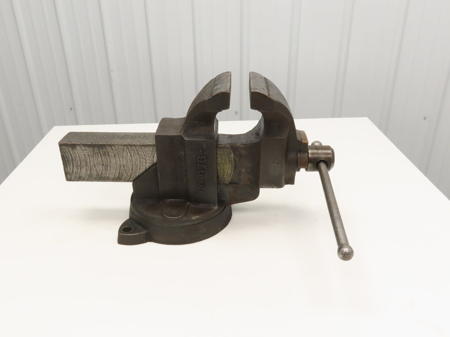 Charles Parker Model 976 Swiveling Bench Vise 6" Vtg Heavy Duty American Made
