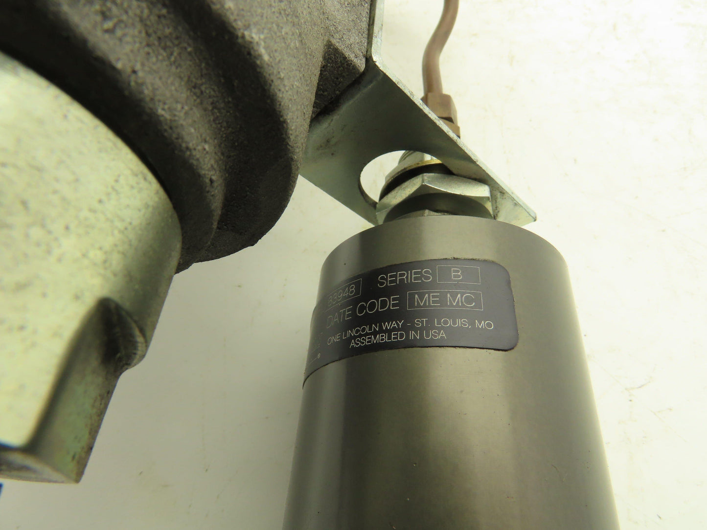 Lincoln 83948 Pneumatic Lubricator Vent Valve Flanged Assy