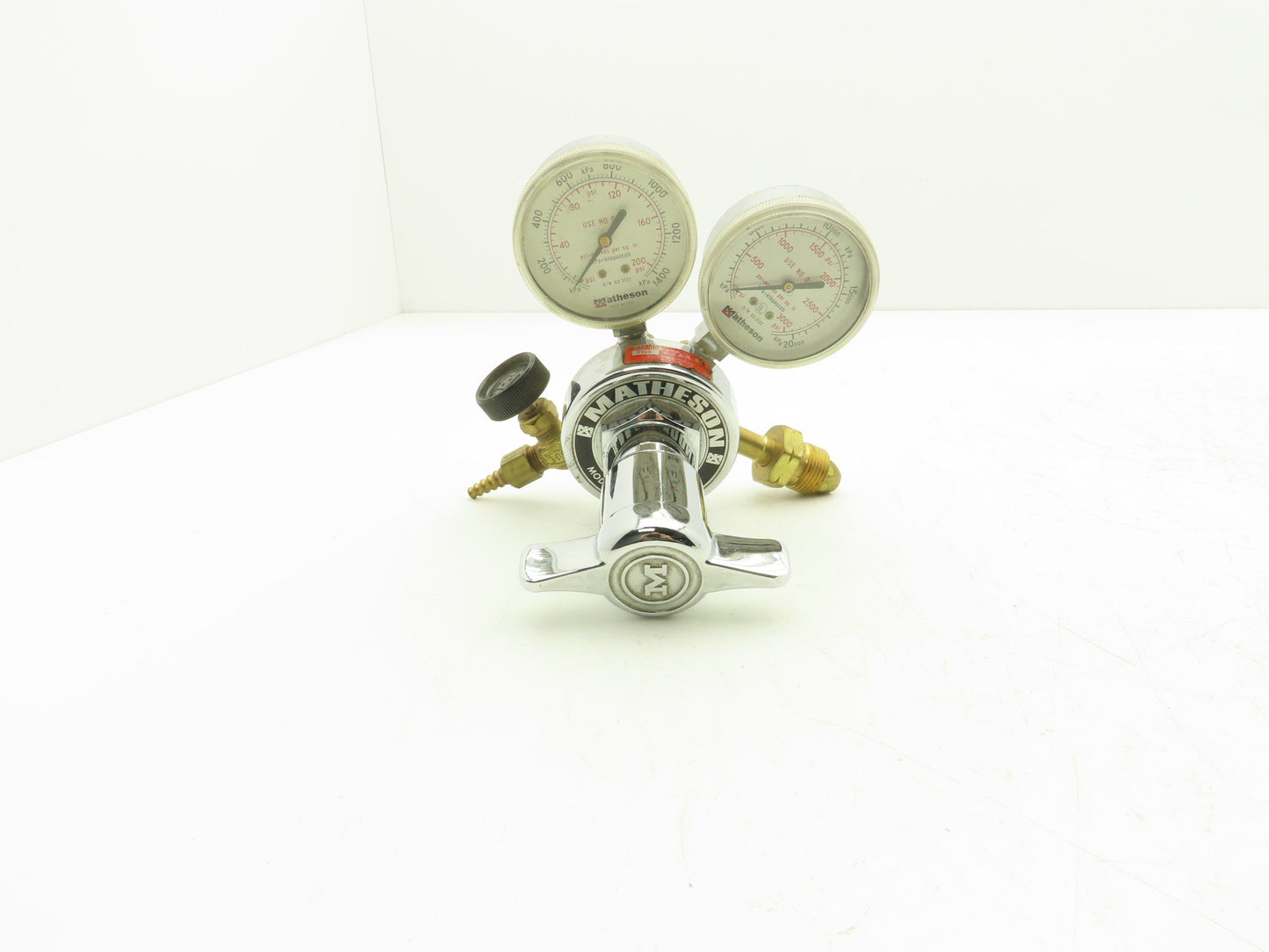 Matheson 1H-590 Gas Regulator Dual Gauge 2500 PSIG